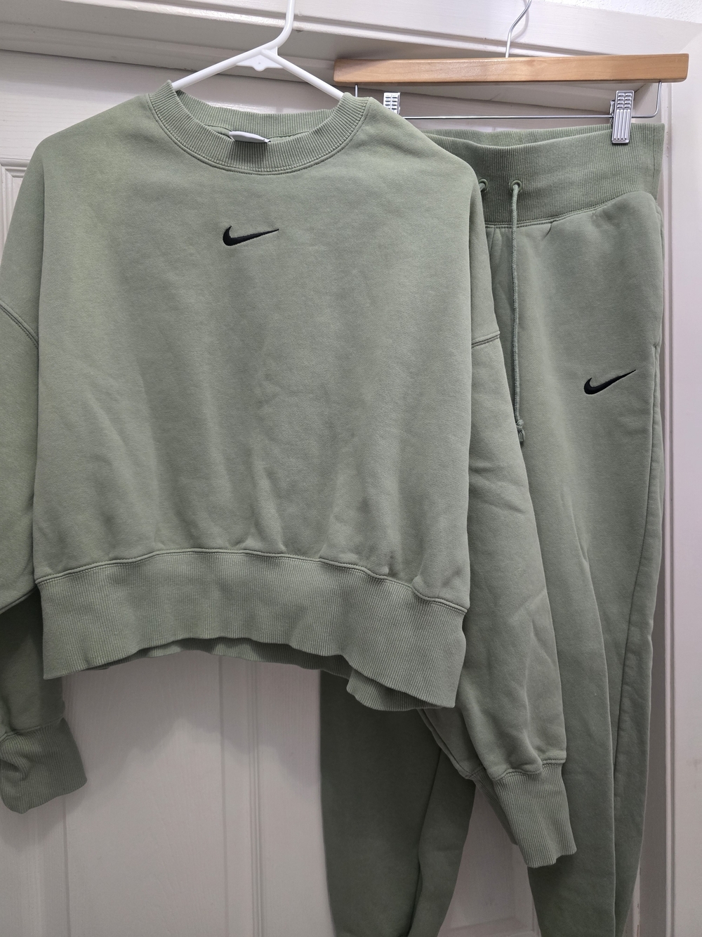 Nike Junior Womens Olive Green Fleece Sweatshirt & Joggers Set